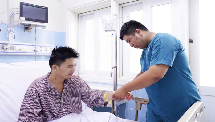 Nam nhân viên văn phòng ngừng tim khi đang chơi cầu lông